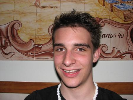 *sa ptite tete de ptit inocent lol*